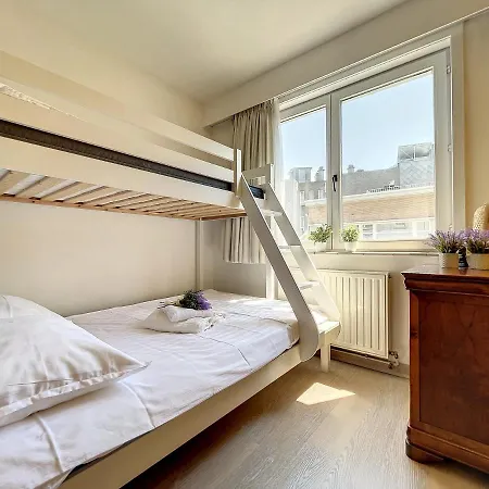 Flat Cecile - Center Apartment De Panne