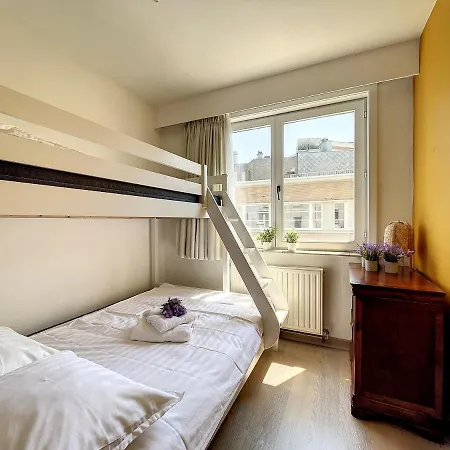 Flat Cecile - Center Apartment De Panne